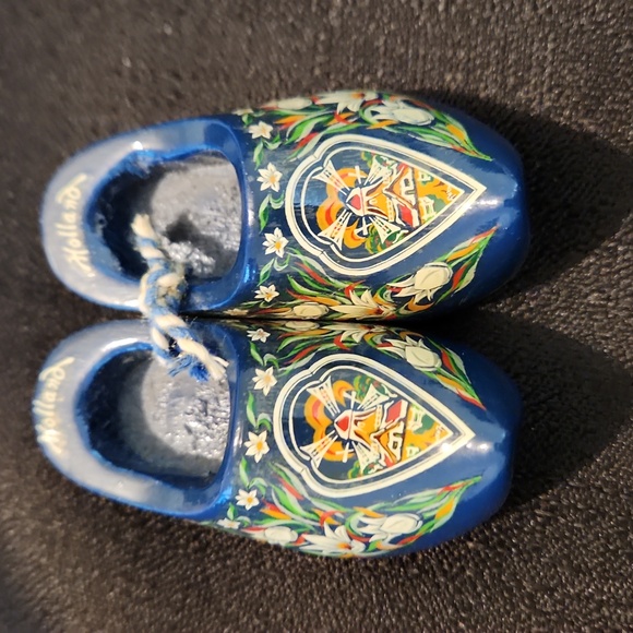 VINTAGE MINI DUTCH BLUE HAND PAINTED WINDMILL WOODEN CLOGS.HOLLAND - Picture 4 of 6